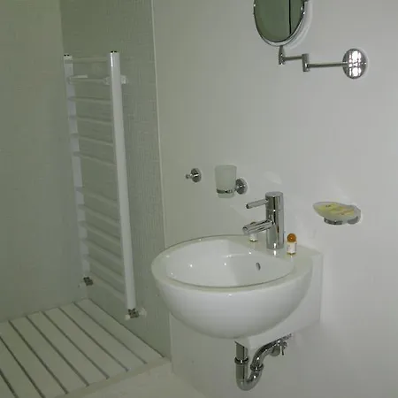 Hotel Family The Body